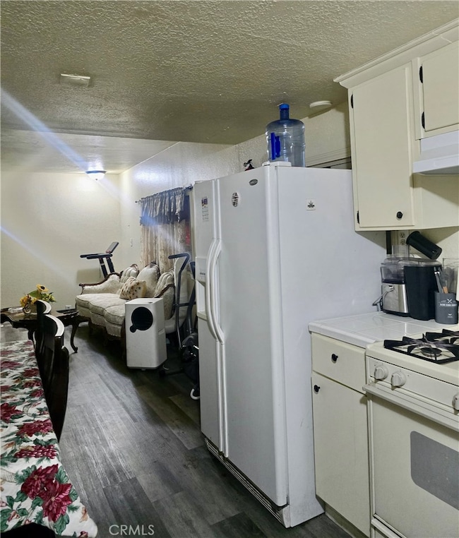 16397 S D St unit 38, Victorville, CA 92395 - photo 3