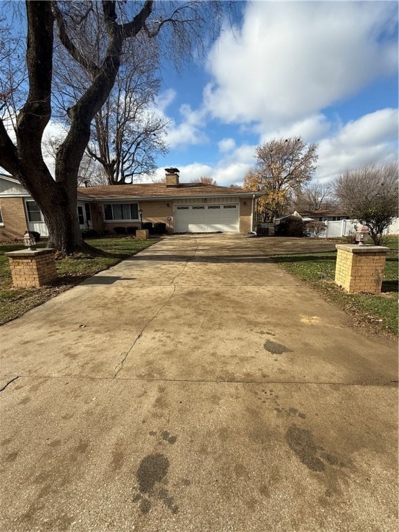 113 Benton Dr, Decatur, IL 62526 - photo 2