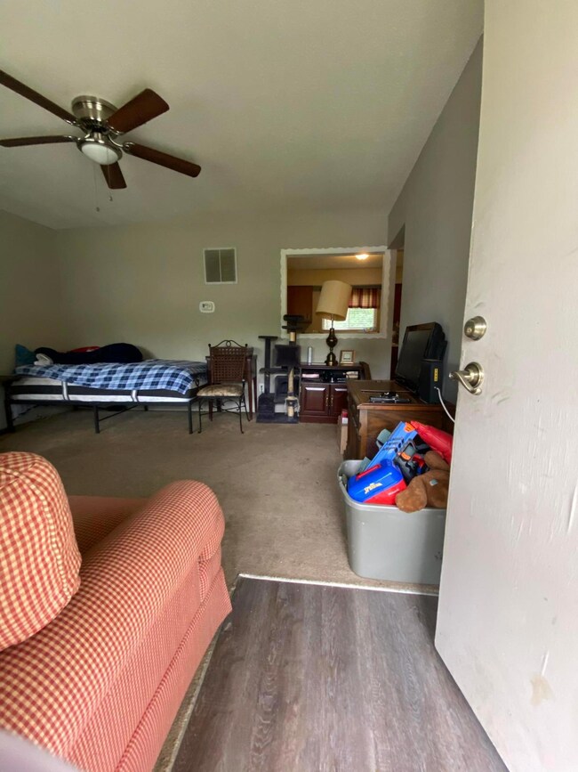 2507 Daily Rd, Columbus, OH 43232 - photo 2