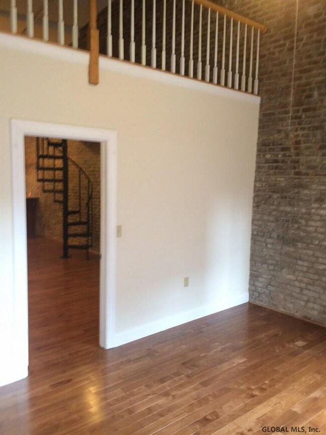 23 N Pearl St unit 4B, Albany, NY 12207 - photo 4