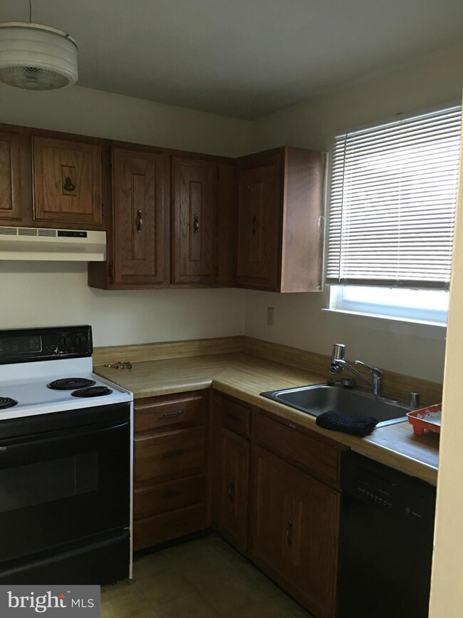 1066 E Thornhill Place, Frederick, MD 21703 - photo 3