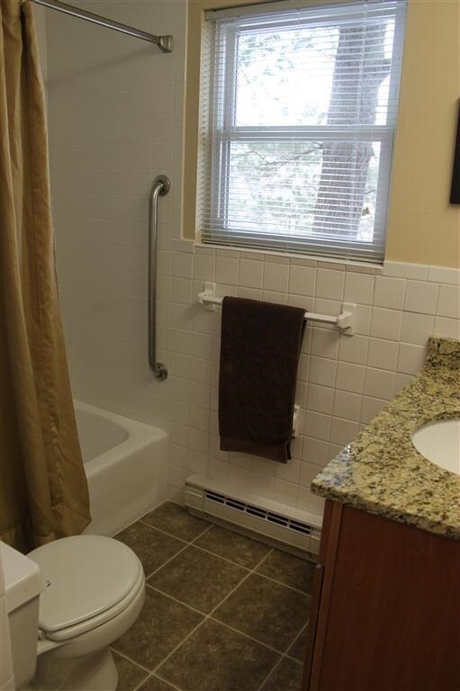 105 Circle Rd unit 4, Manchester, NH 03103 - photo 6