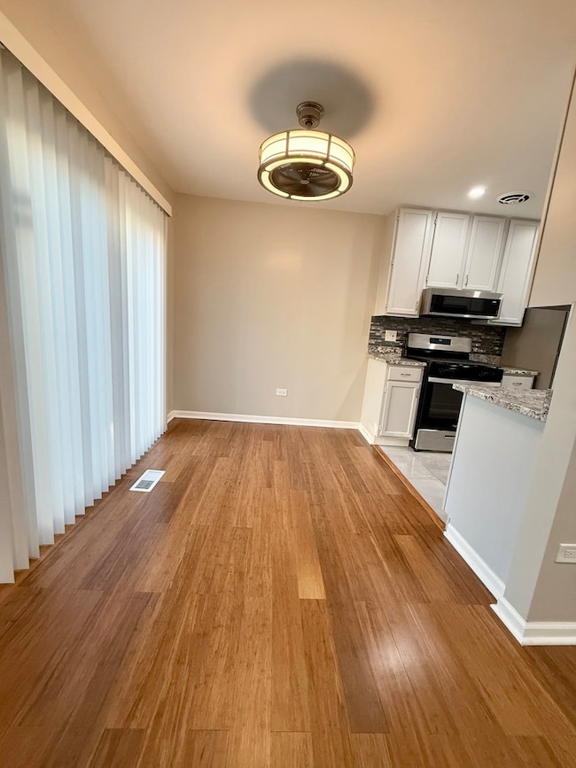 1045 Hampton Harbor unit 9602, Schaumburg, IL 60193 - photo 4