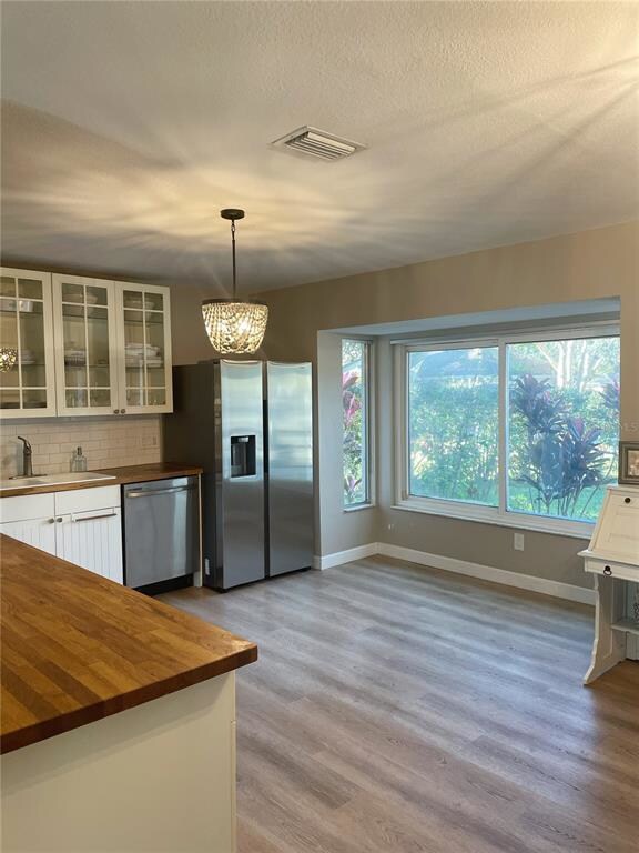 Kitchen 3 with front yard view