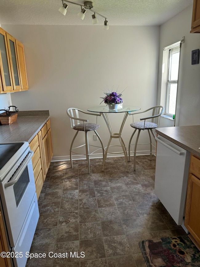 870 Cross Lake Dr, Melbourne, FL 32901 - photo 4