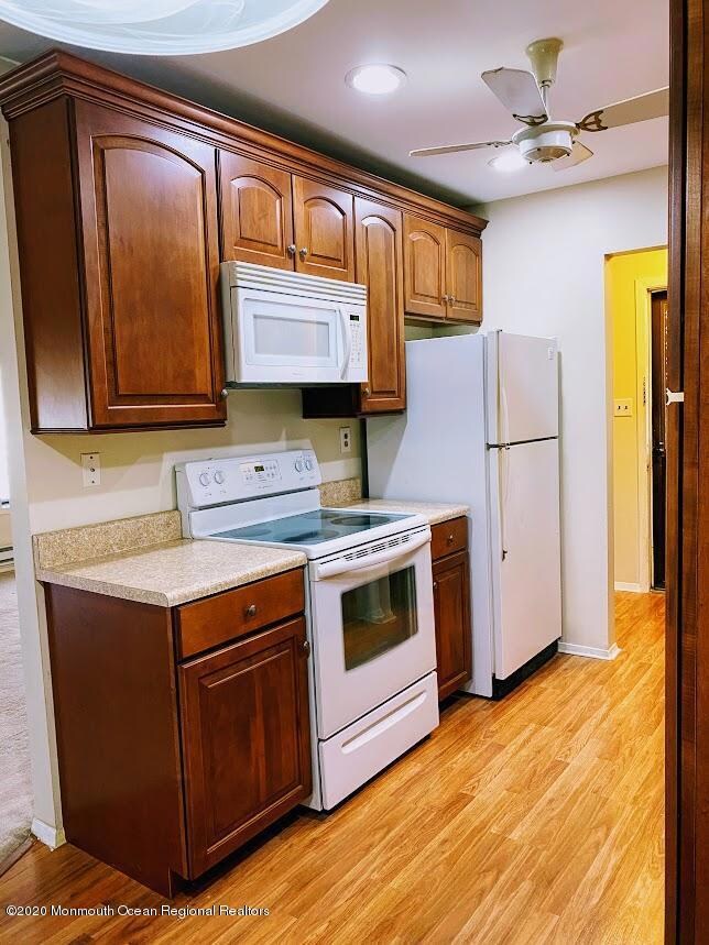 4 Pine Cluster Cir, Manalapan, NJ 07726 - photo 4