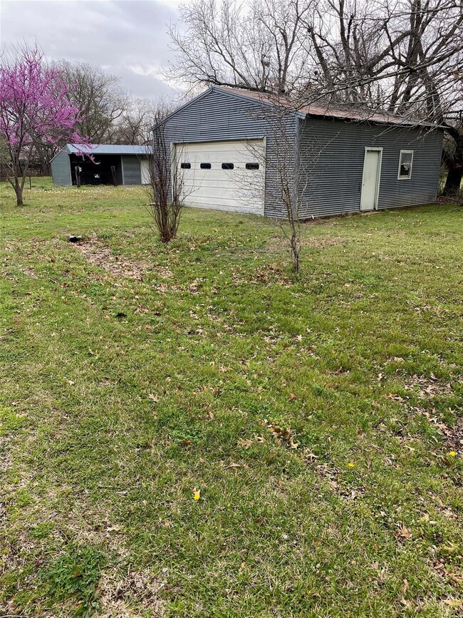 101 Siebert Hill Rd, Sadler, TX 76264 - photo 2