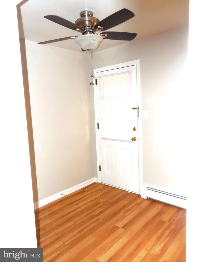 505 E Highland Ave unit 8, Wilmington, DE 19804 - photo 4