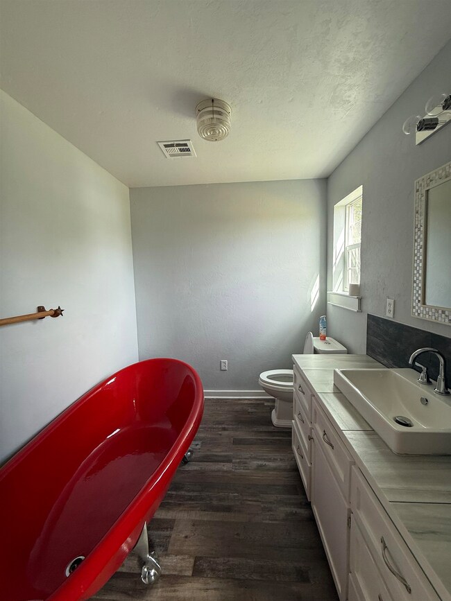 3076 3076 Rocking Horse Ranch Rd, Marlow, OK 73055 - photo 7