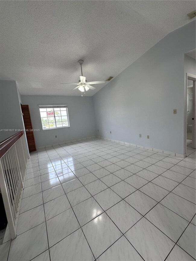 2210 W 74th St unit 20129, Hialeah, FL 33016 - photo 6