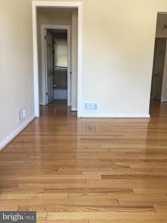 5104 60th Ave, Hyattsville, MD 20781 - photo 5