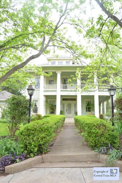 802 W San Antonio St, San Marcos, TX 78666 - photo 2