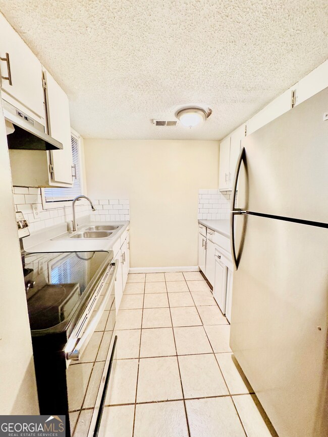 4755 Yates Rd unit 4A, Atlanta, GA 30337 - photo 2