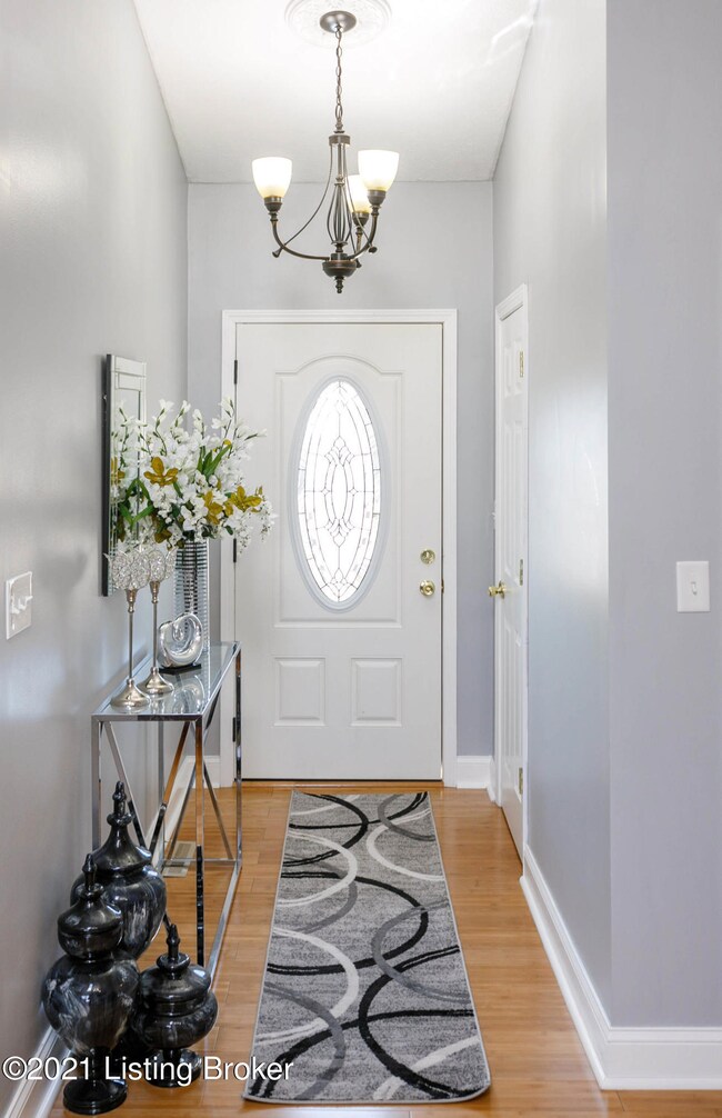 7917 Glaser Ln, Louisville, KY 40291 - photo 3