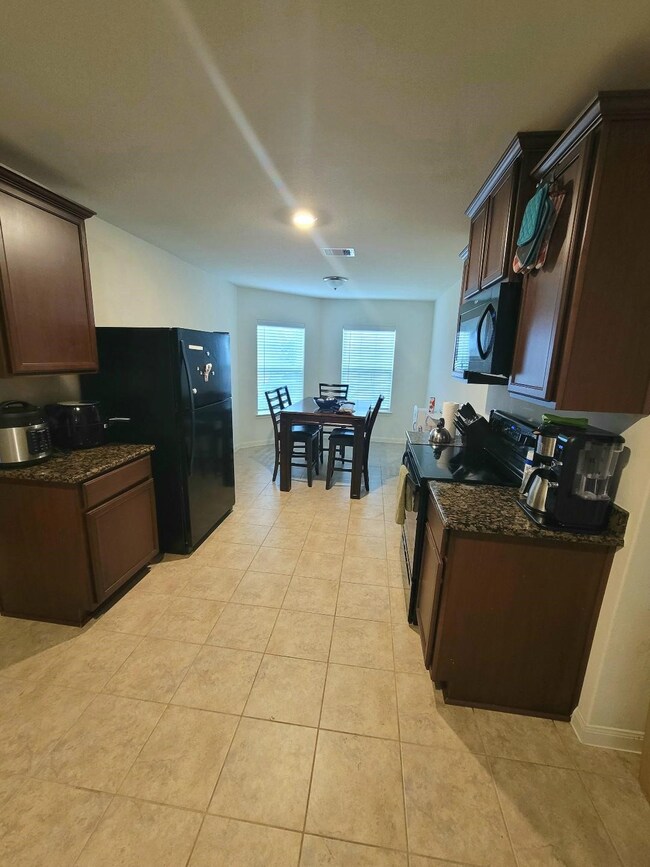 11006 Victoria Oak Bend Dr, Humble, TX 77396 - photo 6