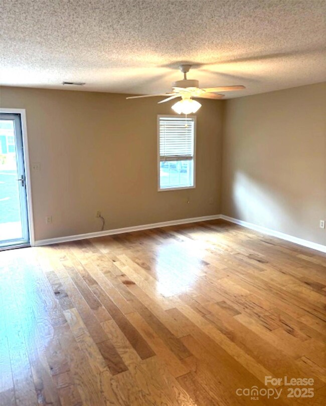 Entrance - Living room