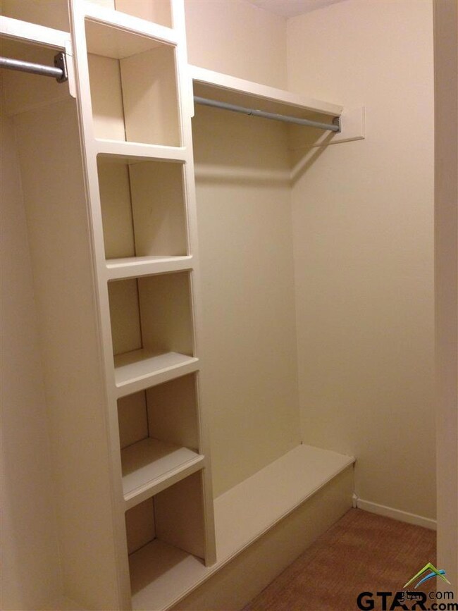 1602 1602 Timber Creek Dr, Tyler, TX 75703 - photo 4