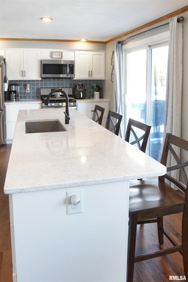 4818 N Koerner Rd, Peoria, IL 61615 - photo 7