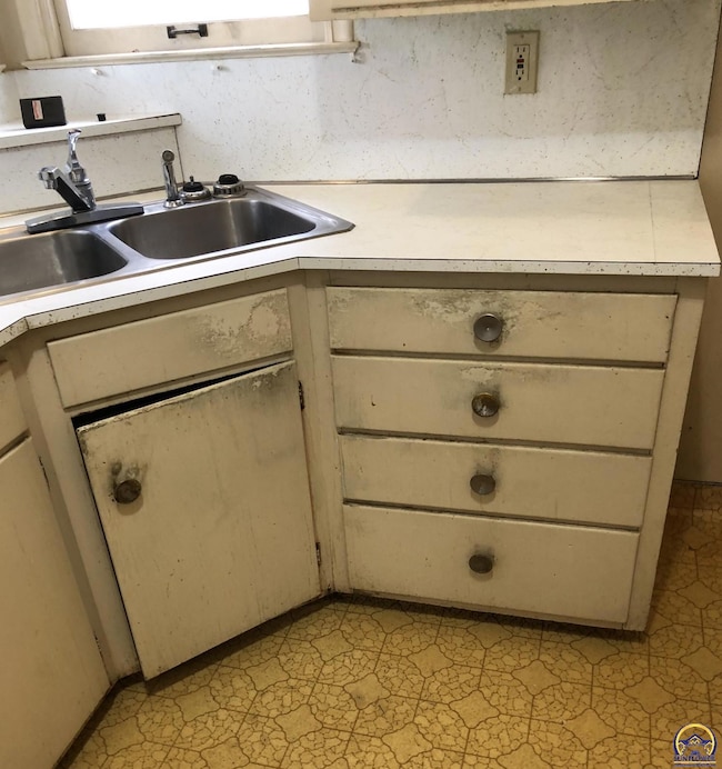 2024 SW Stone Ave, Topeka, KS 66604 - photo 6