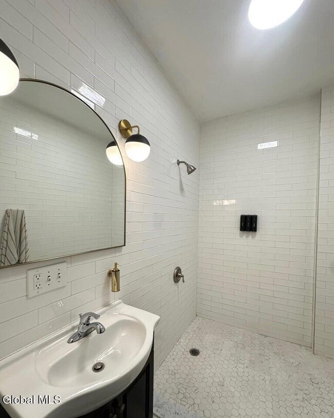 51 Elm St unit 1, Albany, NY 12202 - photo 5