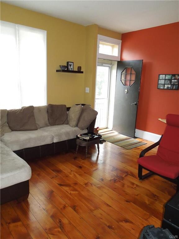 825 Knox Ave, Easton, PA 18042 - photo 2