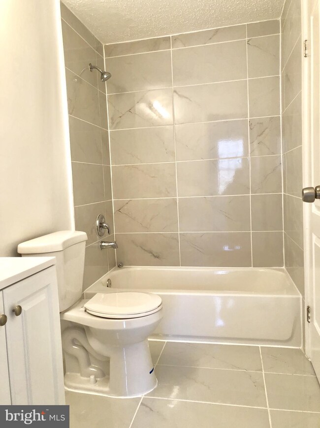 6724 Seat Pleasant Dr, Capitol Heights, MD 20743 - photo 4