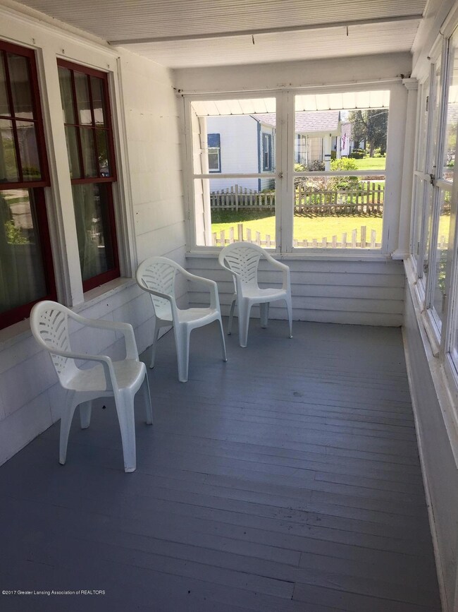 1231 Edward St, Lansing, MI 48910 - photo 3