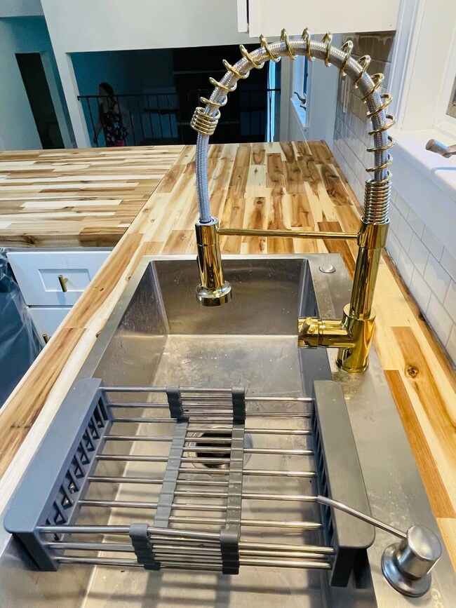 1233 Ironwood Dr, Columbus, OH 43229 - photo 5