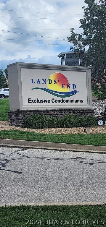 Entrance sign