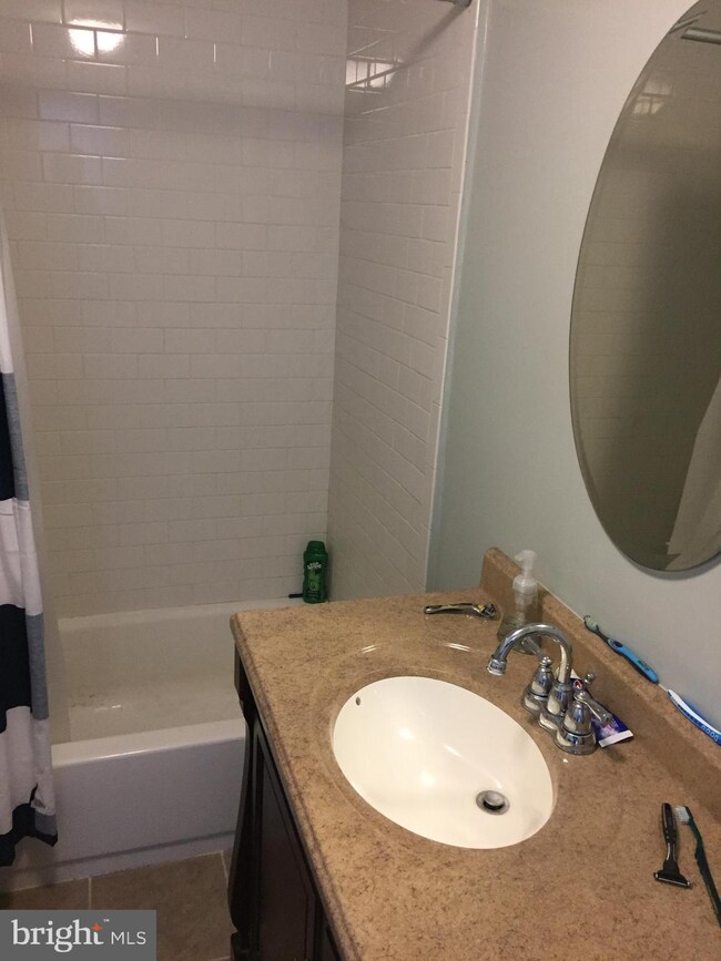 165 Green Ln, Philadelphia, PA 19127 - photo 7