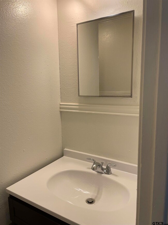 1333 Buena Vista Dr, Tyler, TX 75701 - photo 6