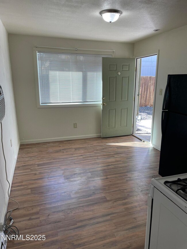 180 Mortensen Ln unit 2, Fernley, NV 89408 - photo 2
