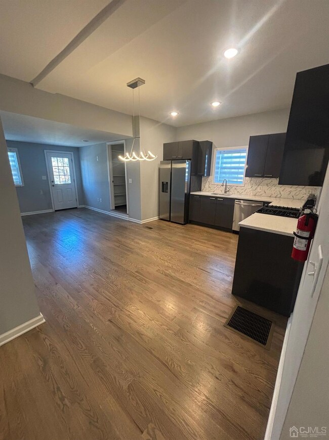 880 Main St unit 1, Fords, NJ 08863 - photo 5