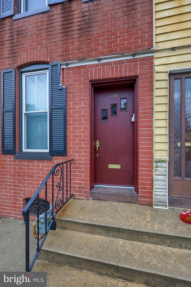690 Cherry St, Columbia, PA 17512 - photo 2