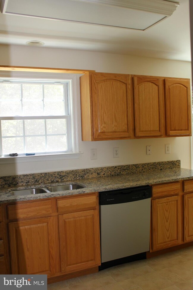 38 Willowby Ct, Bunker Hill, WV 25413 - photo 5