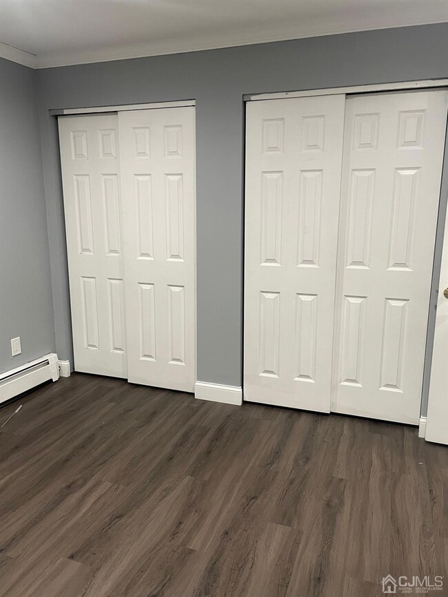 806 Cricket Ln, Woodbridge, NJ 07095 - photo 2