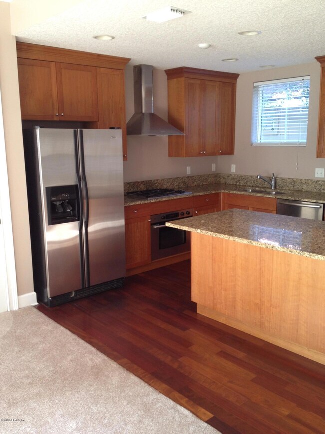 Kitchen pic 1
