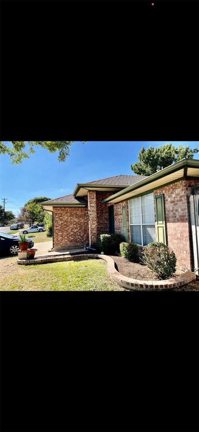 8353 Odell St, North Richland Hills, TX 76182 - photo 2