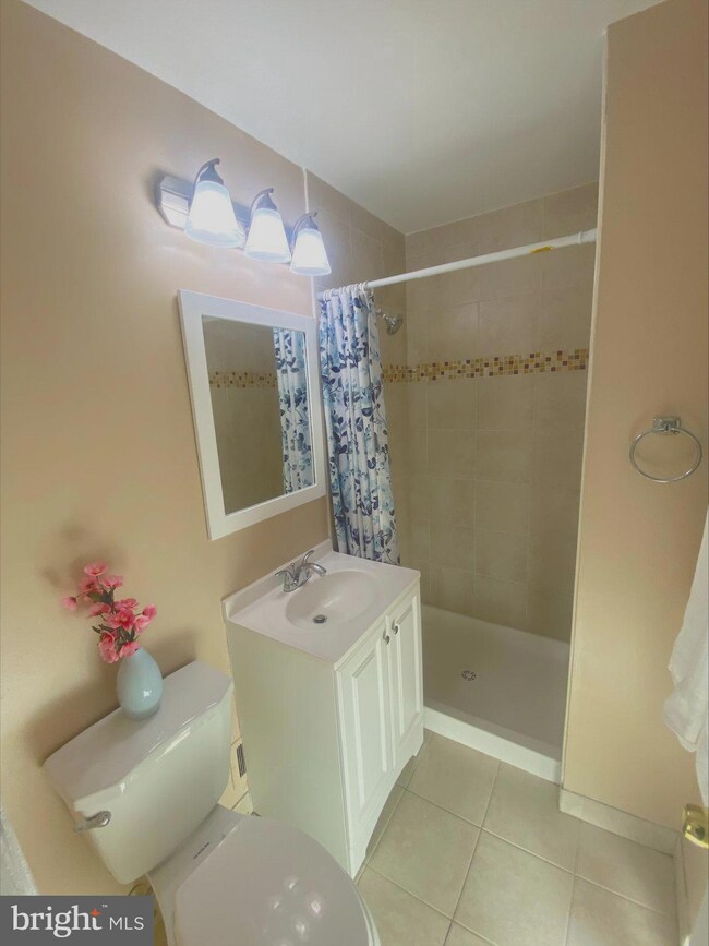 2090 Pilgrim Dr, Woodbridge, VA 22192 - photo 6