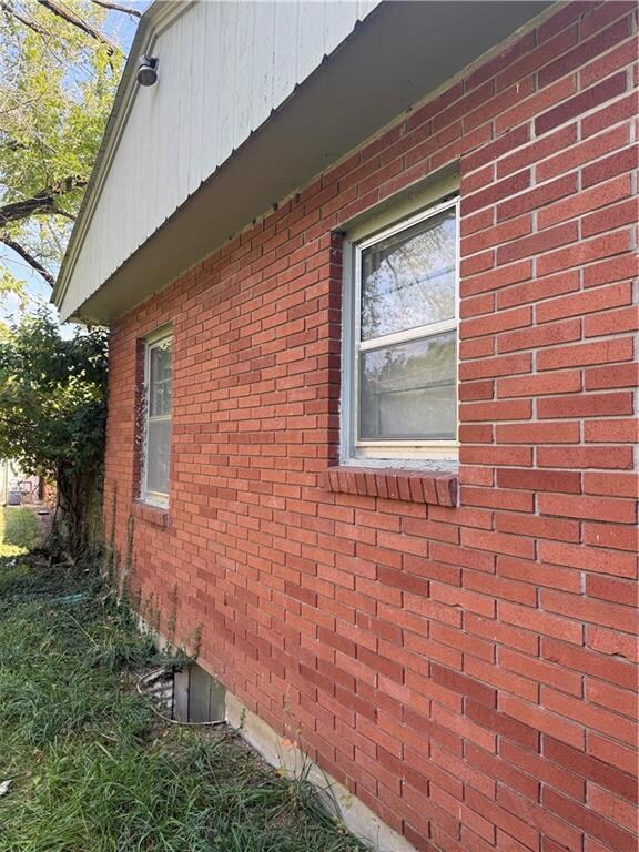 1515 Pinewood Dr, Lawrence, KS 66044 - photo 5