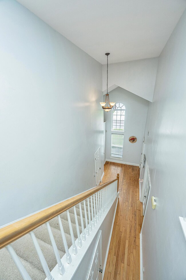 2204AndoverWay007