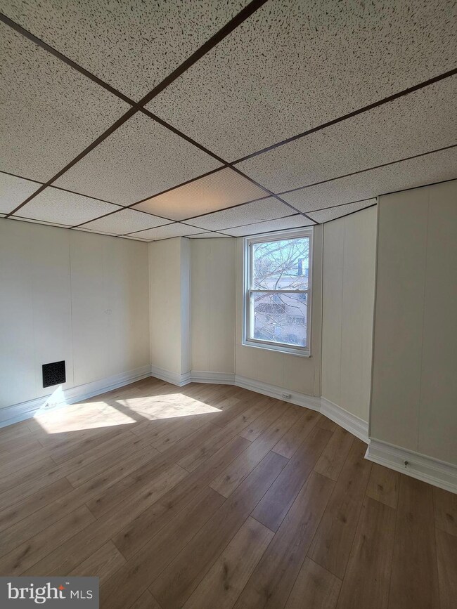 401 N 12th St, Reading, PA 19604 - photo 6