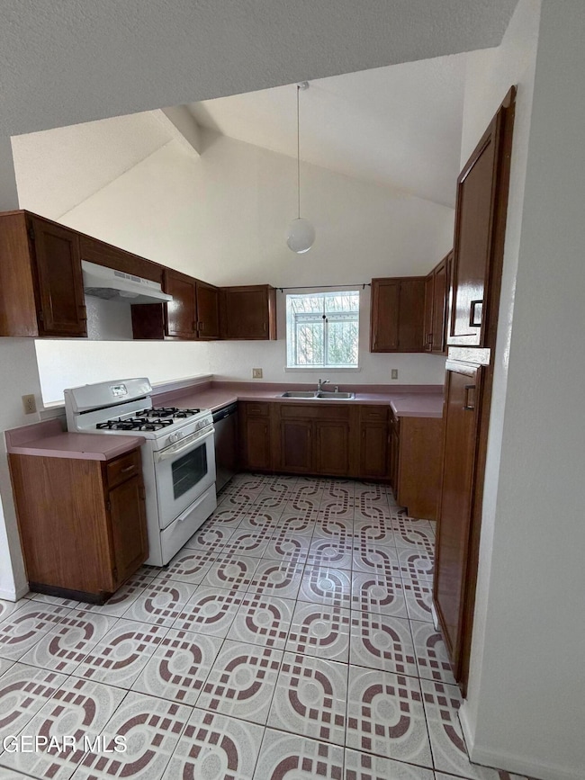 905 Mark Wallace Ln, El Paso, TX 79912 - photo 5