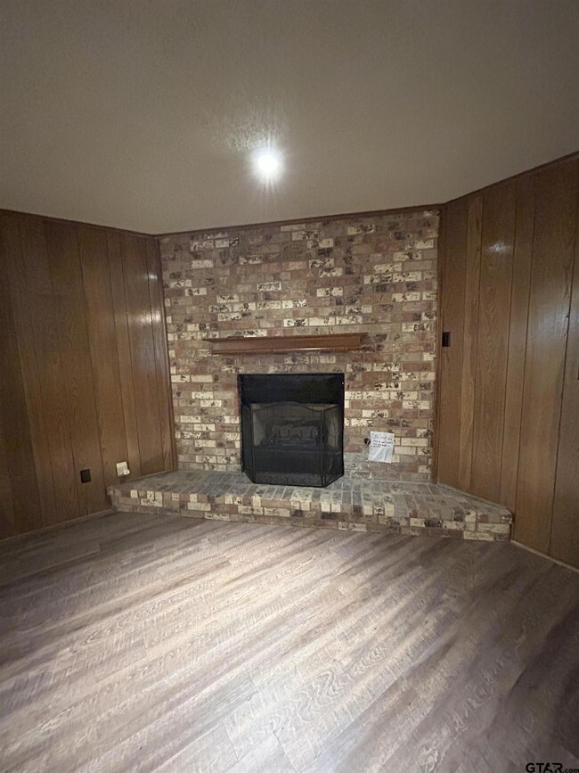 2800 Aspen St, Kilgore, TX 75662 - photo 4