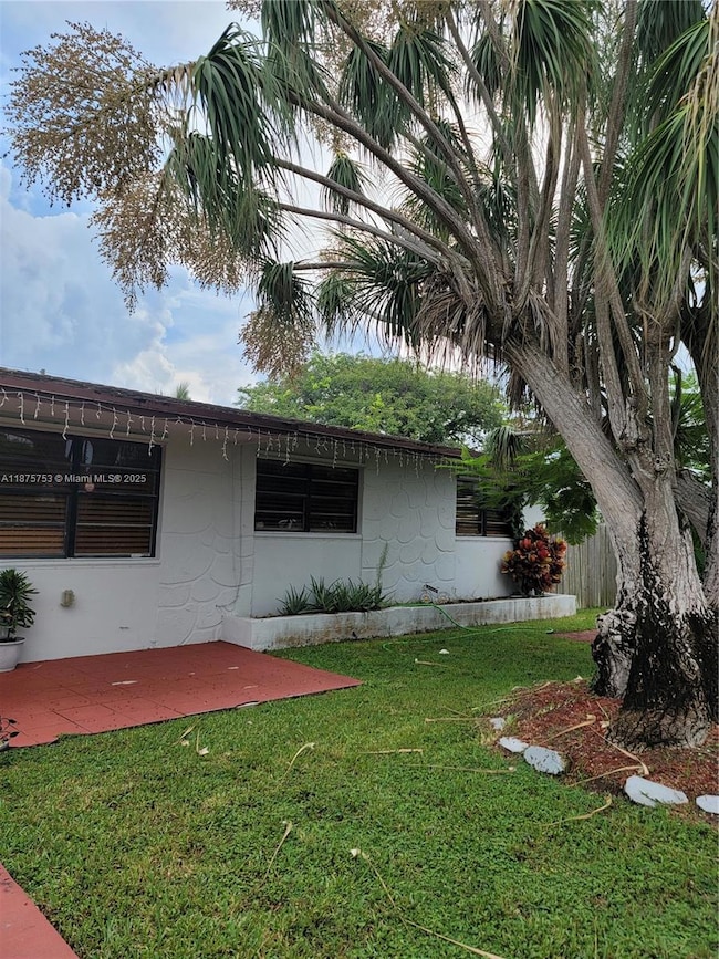 853 SW 3rd St, Homestead, FL 33034 - photo 2