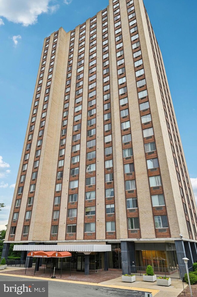 Washingtonian Tower, Gaithersburg, MD 20878 - photo 2