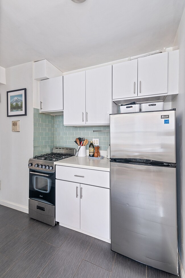 210 Thompson St unit 8, New York, NY 10012 - photo 7