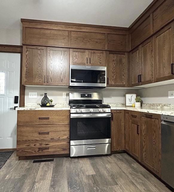 110 4th St SW, Plainview, MN 55964 - photo 5