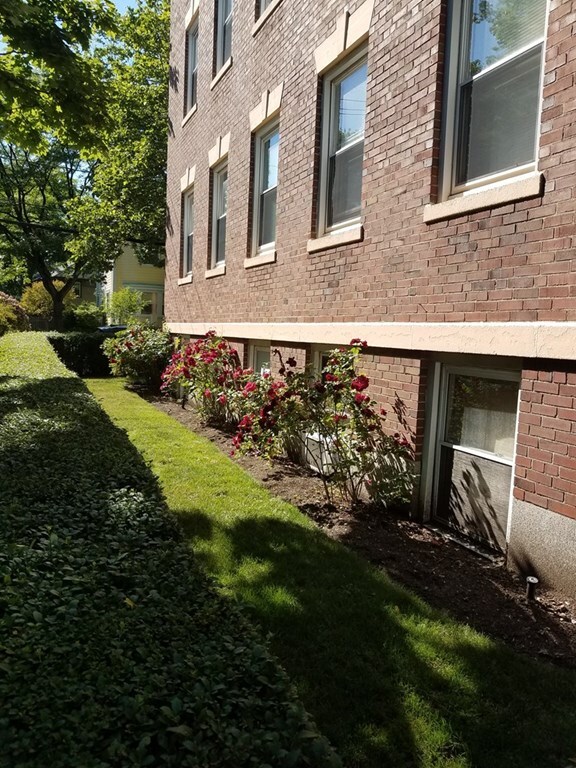 57 Manchester Rd unit 1, Brookline, MA 02446 - photo 4
