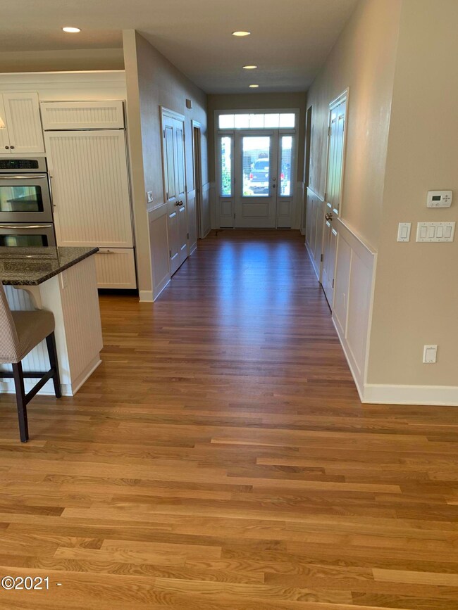 Entryway view